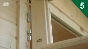 Stap 5 – Deurvleugels plaatsen